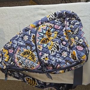 VERA Bradley essential sling back bag